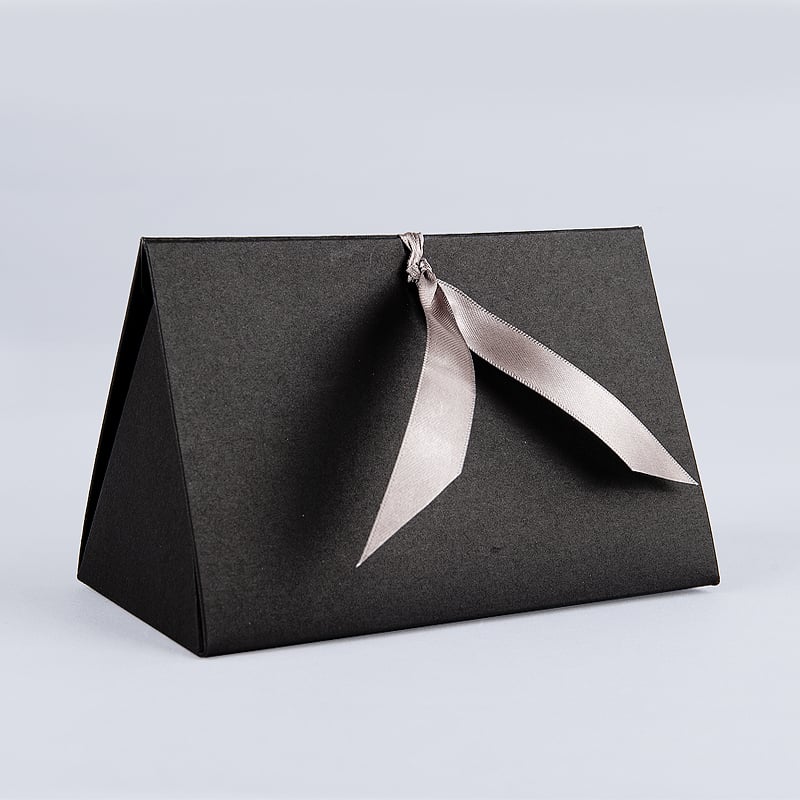 Presentkartong trekant svart - 1